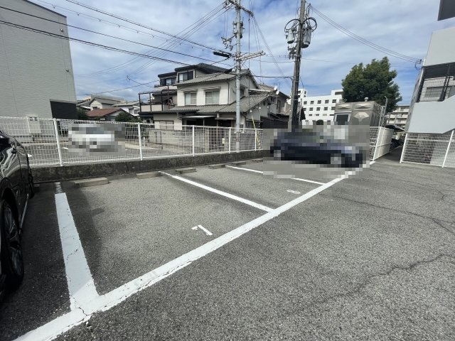 ウイングス神姫の駐車場