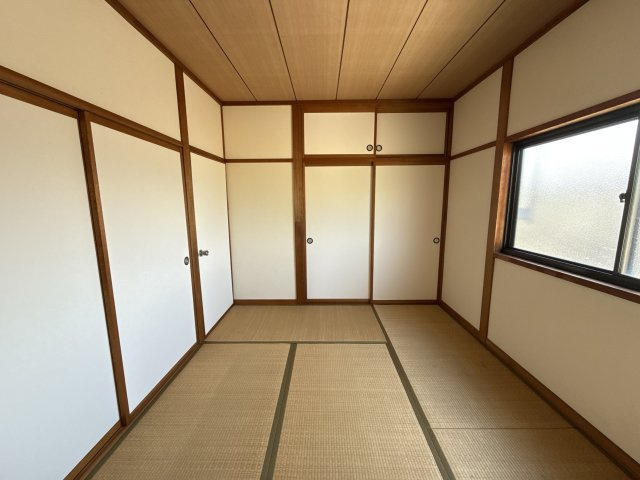 西河野貸家の寝室