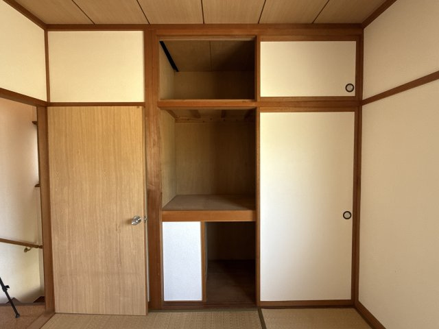 西河野貸家の収納