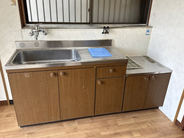 西河野貸家のキッチン