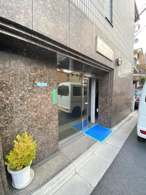 メゾンピュールのエントランス