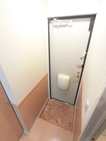 クロシェット津田沼の玄関