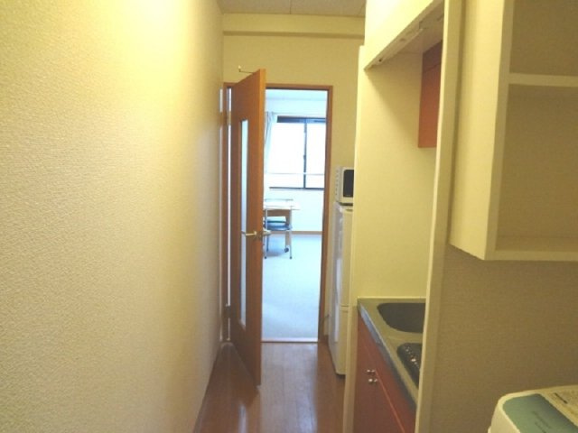 レオパレスルミエールの玄関