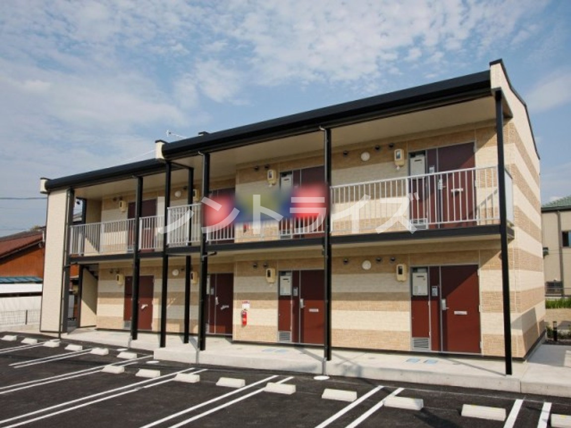 レオパレスルミエールの外観