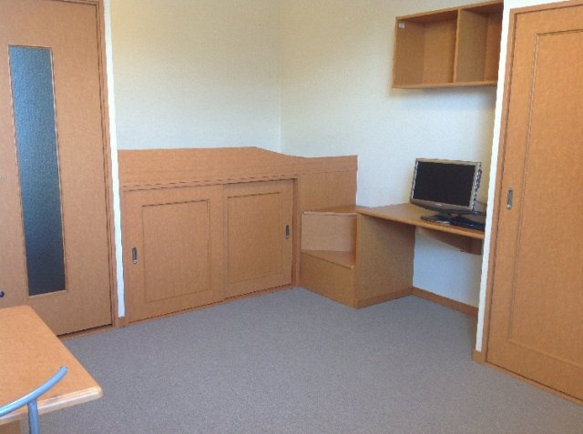 レオパレスルミエールの居間・リビング|家具・家電付き