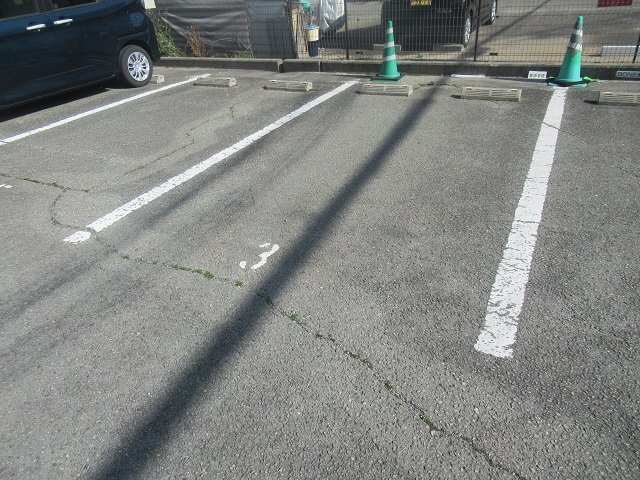 曽根パールマンションの駐車場