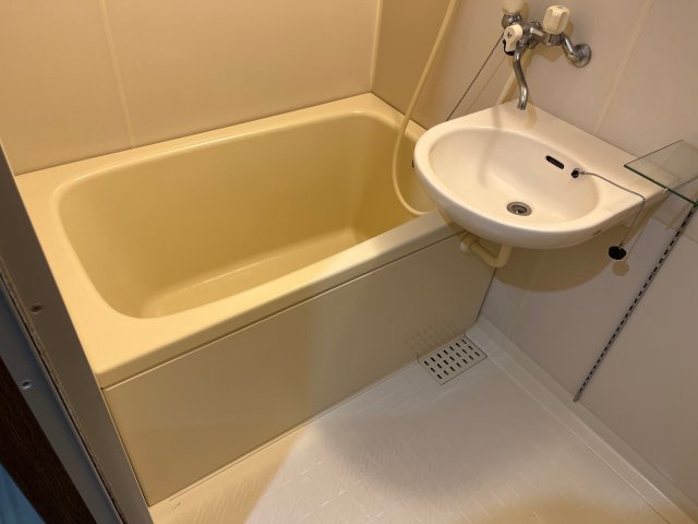 雅ガーデンハイツNの浴室