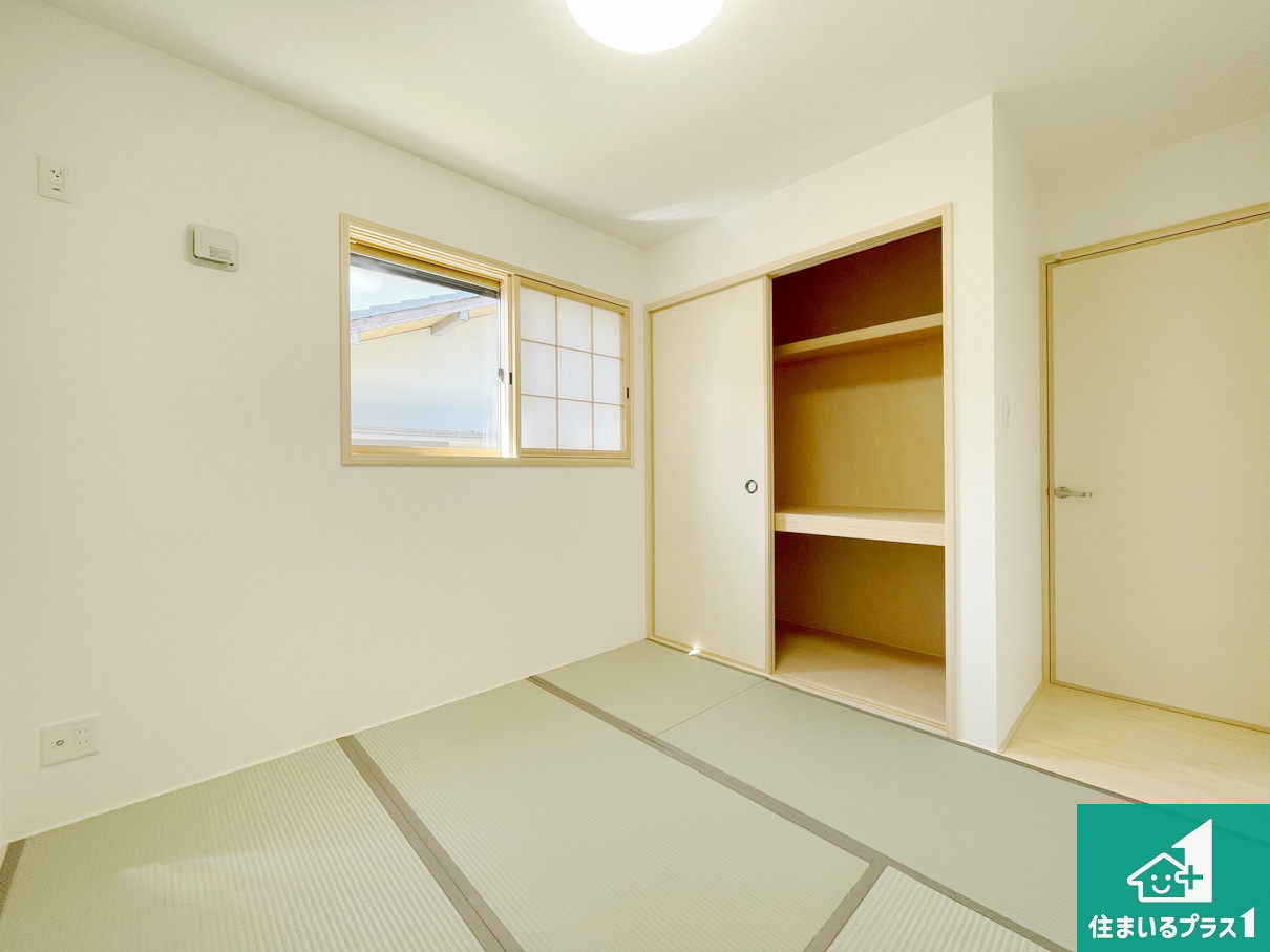 川西市水明台　第１４期の外観|一室あると便利な和室は客間としてだけでなく、小さなお子様のプレイルームや食後のくつろぎスペースとしてもご利用いただけます。