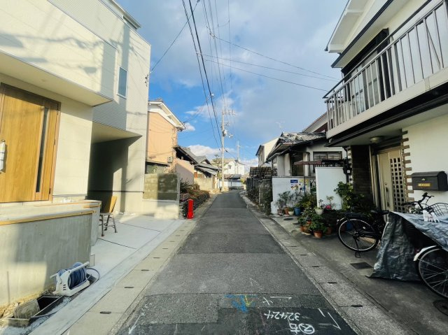 太秦青木元町　1号地の前面道路含む現地写真