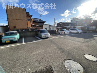 【駐車場】