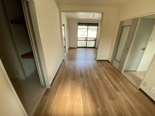 フレグランス新宮の居間・リビング