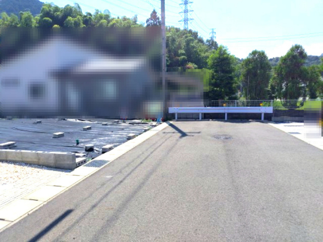 ６１６７３　岐阜市粟野西５丁目分譲地の前面道路含む現地写真