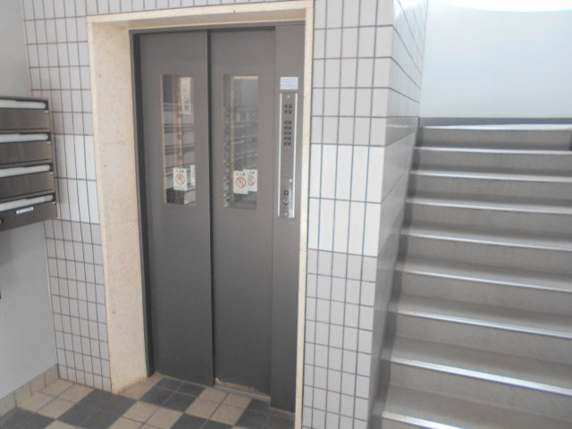 アドリーム幕張本郷吉野の設備|エレベーター付いてます
