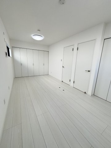 西池町　新築戸建ての洋室