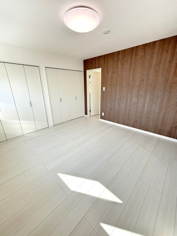 西池町　新築戸建ての洋室