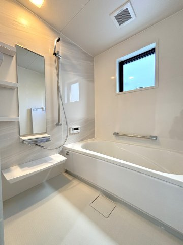 西池町　新築戸建ての浴室