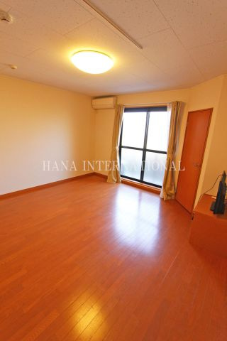 レオパレス南逆井の居間・リビング