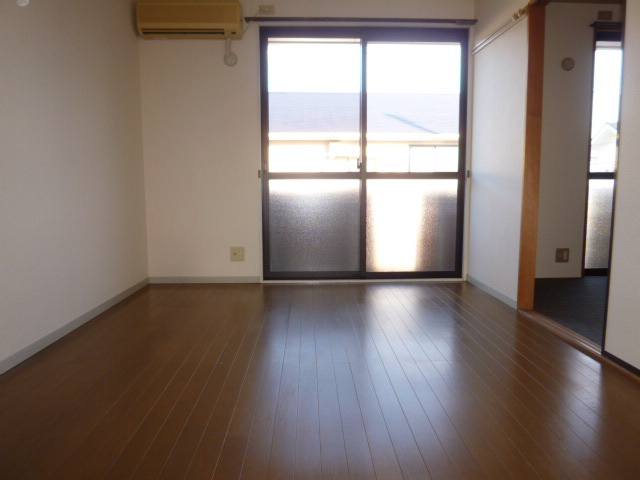 セジュール西浦Ａの居間・リビング