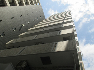 【外観】 | エスリード新大阪 | 分譲マンションならではの重厚感ですね
