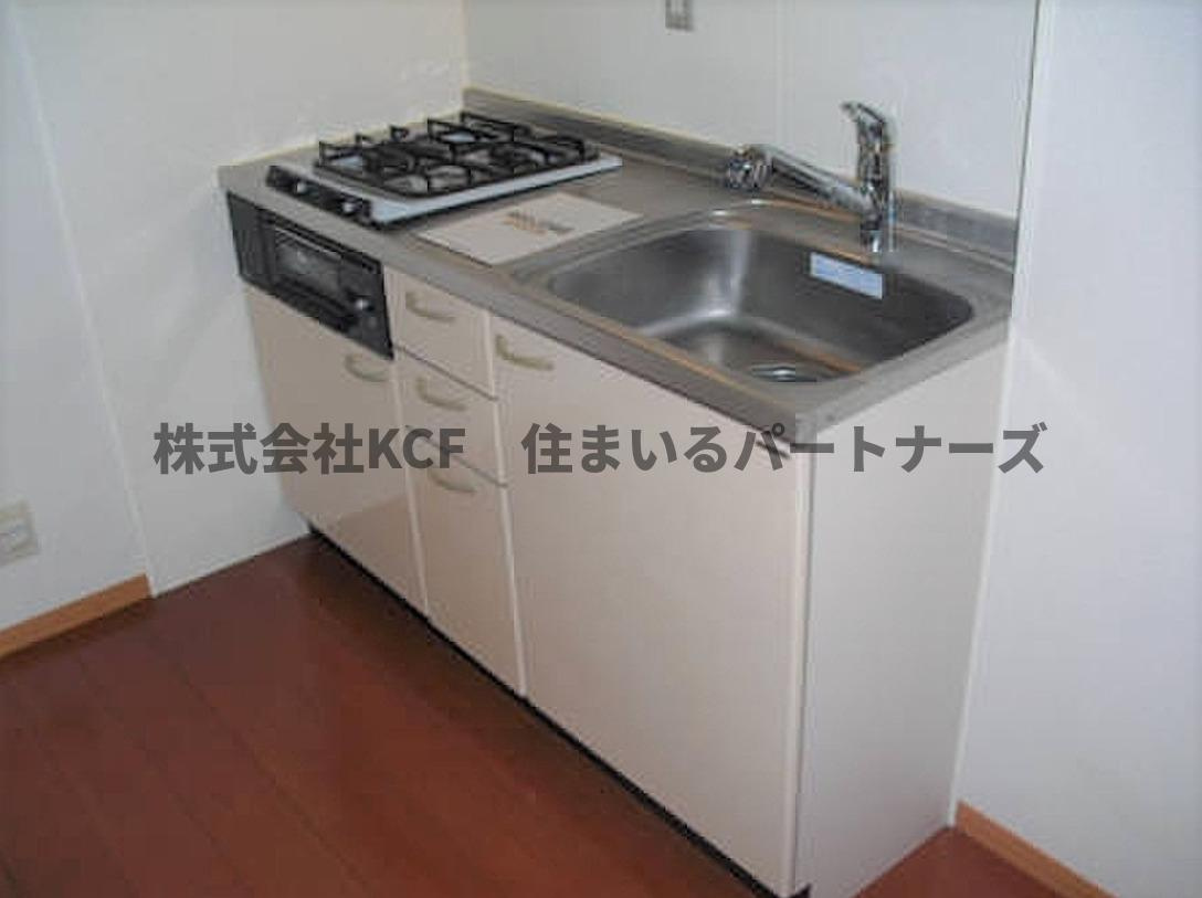 久留米市荒木町荒木のハイツのキッチン|コンパクトなキッチンで掃除もラクラク