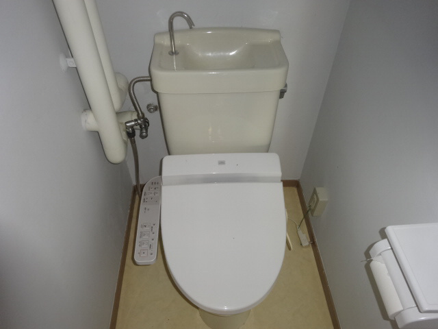 西新在家マンションのトイレ