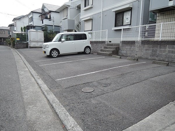 【駐車場】