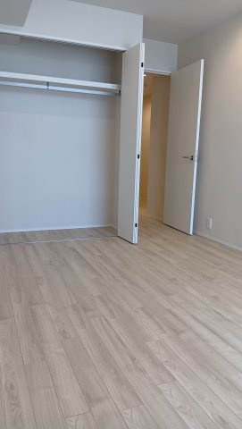 西戸山タワーホウムズセントラルタワーの洋室|明るい洋室です