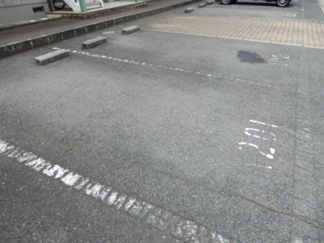 サンコート赤坂Ａ棟の駐車場