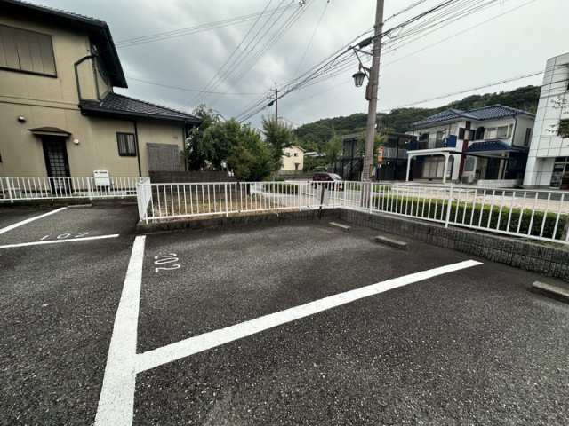 ハイツ宝和の駐車場