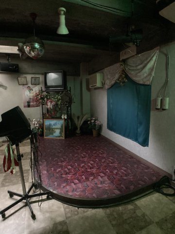 花園町一丁目店舗の内装