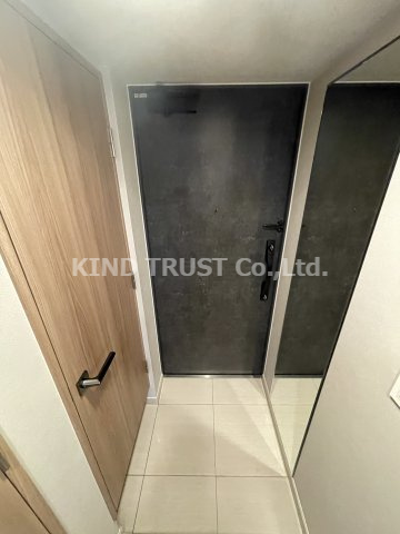 リビオレゾン南森町の玄関