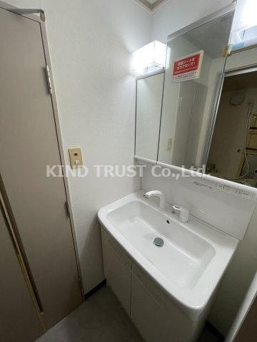 中の島ウイングの洗面所|脱衣スペースもあります