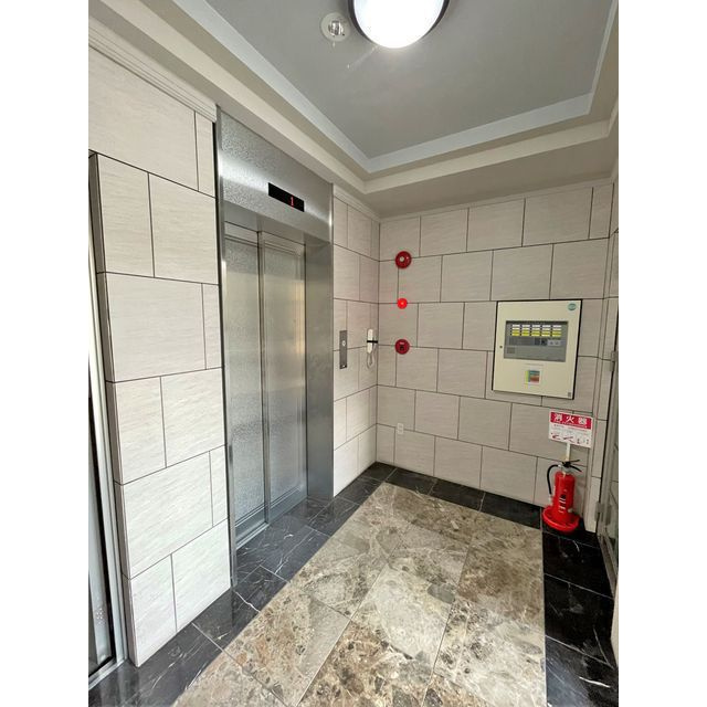 レジデンス４０のエントランス|お問い合わせは美濃善不動産駅前店へ！