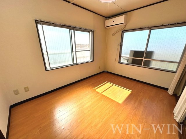 コーポ松山の居間・リビング