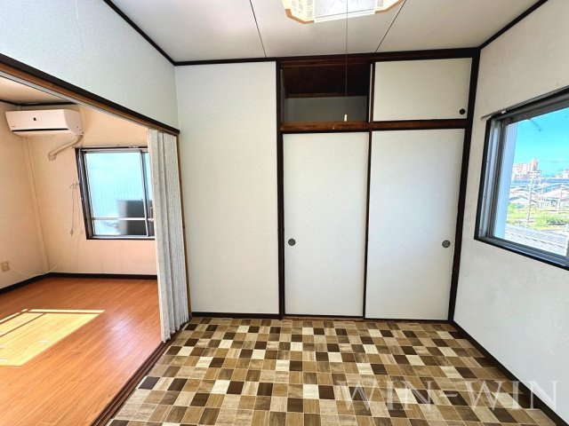 コーポ松山の洋室