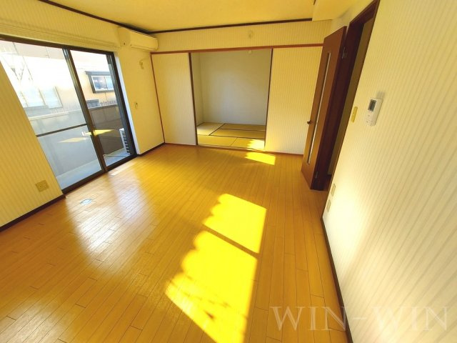 ミューズイン山田 Bの居間・リビング