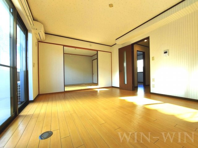 ミューズイン山田 Bの居間・リビング