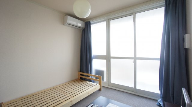 レオパレスYANAGIDAの寝室