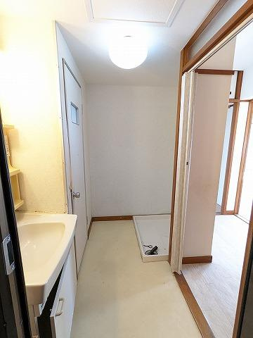 釈尊寺第一住宅12号棟の独立洗面台