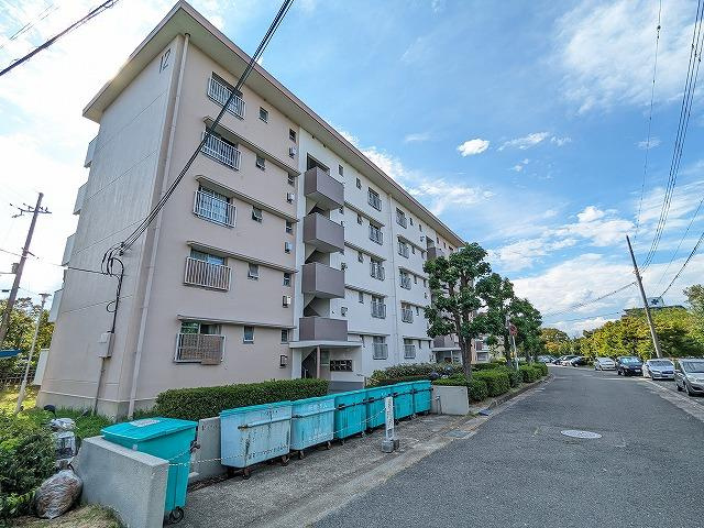 釈尊寺第一住宅12号棟の外観