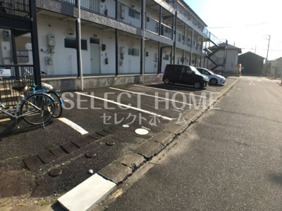【駐車場】 | メゾンヌヴェール美合B | 駐車場があるので、車を買う予定の方も安心です