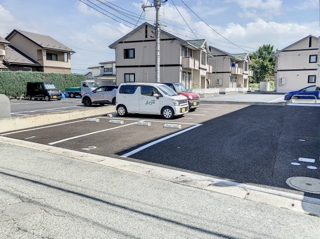 グレイン ウェイブの駐車場