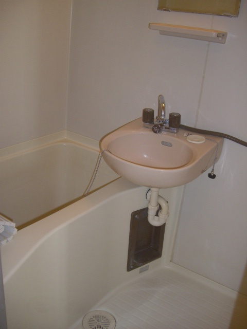 エステートピア志邑の浴室|コンパクトで使いやすいお風呂です