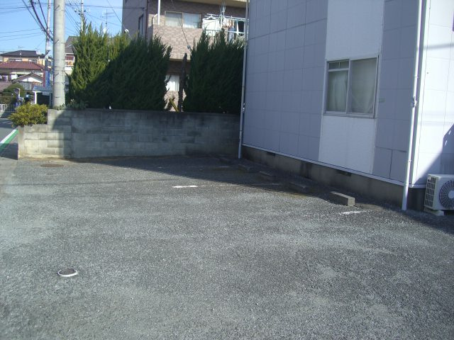 エステートピア志邑の駐車場