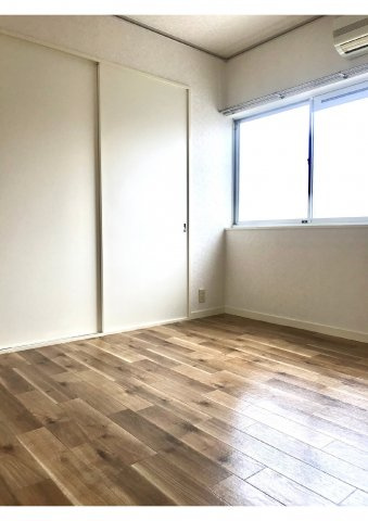 エステートピア志邑の洋室|明るい洋室です