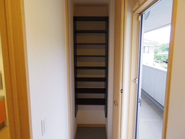 Ｗａｓｅｒ Ｖｏｇｅｌ（ｳﾞｧｯｻｰ ﾌｫｰｹﾞﾙ）の玄関|シューズボックス