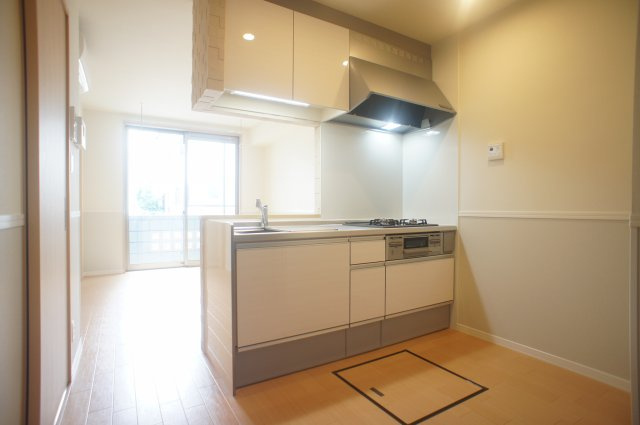 シャーメゾン　コルヌイエの居間・リビング|10帖の広々したリビング