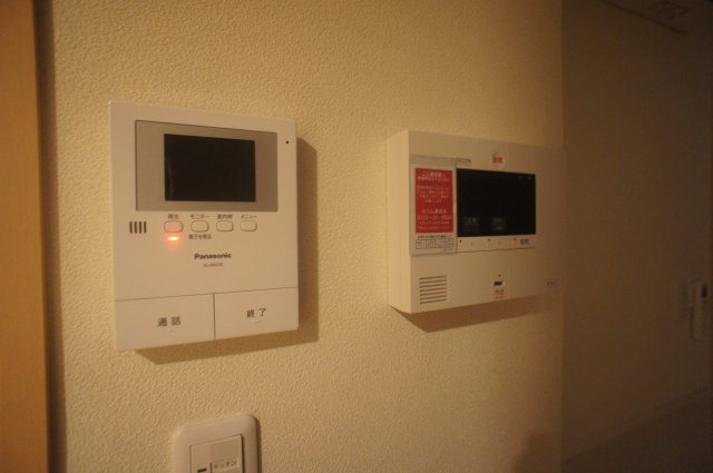 シャーメゾン　コルヌイエのセキュリティ|セコムホームセキュリティー完備♪モニター付きインターホン