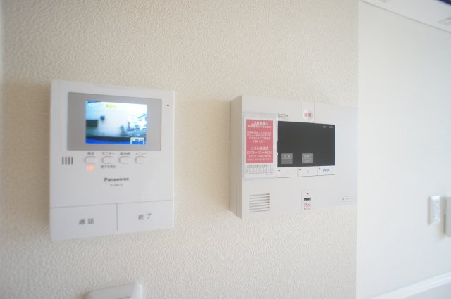 シャーメゾン　コルヌイエのセキュリティ|セコムホームセキュリティー完備♪モニター付きインターホン