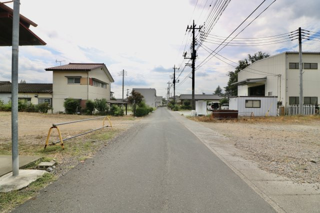 足利市小俣町の売地の前面道路含む現地写真